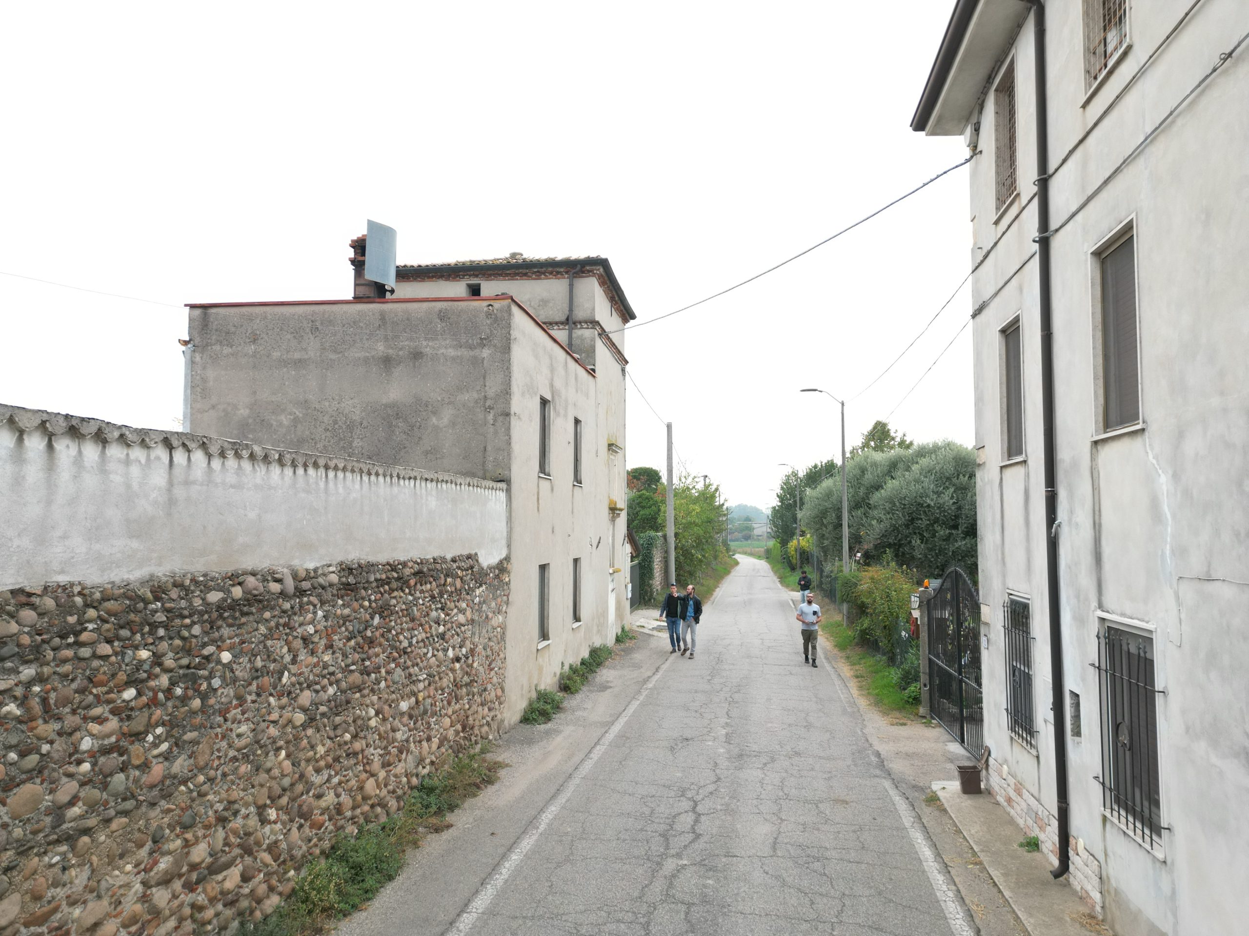 VENDESI CASA RURALE DI CAMPAGNA ZONA EST DI VERONA